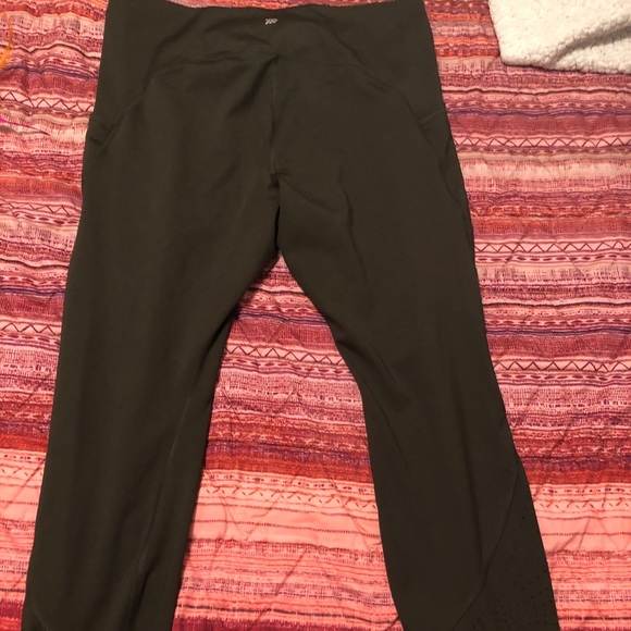 All In Motion Olive Capri Leggings - Picture 3 of 4